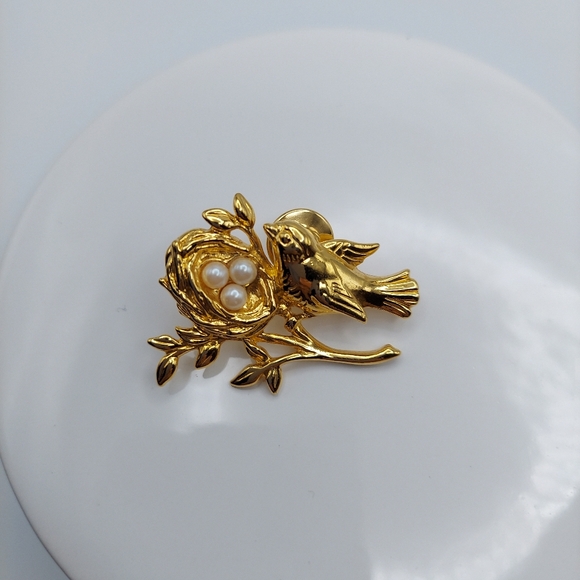 Vintage Brooch Bird & Nest & Eggs. VGC. - Picture 3 of 8
